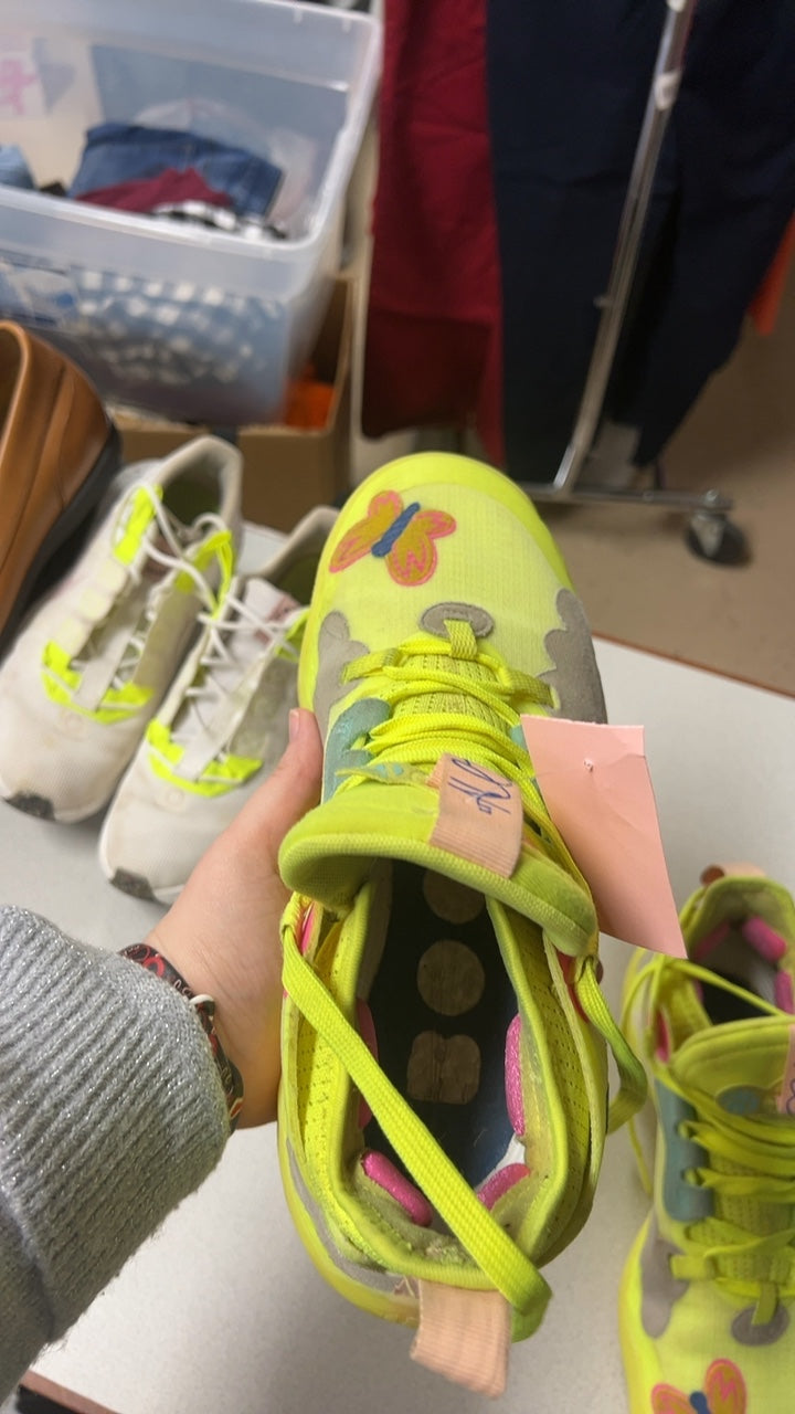 adidas Sneakers 7.5