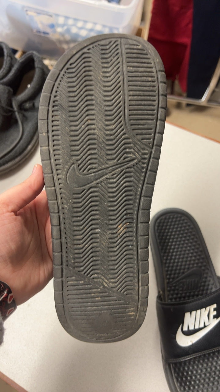 Nike Slippers 8