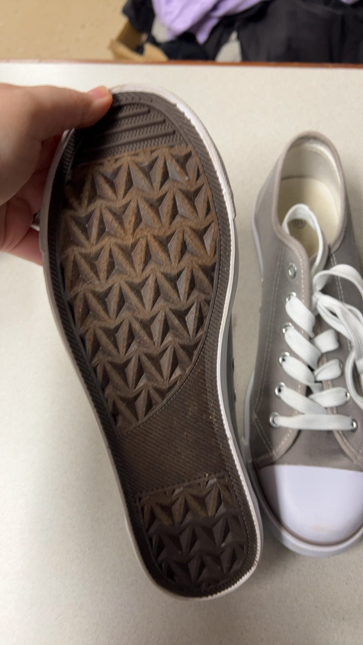 GraySneakers 10