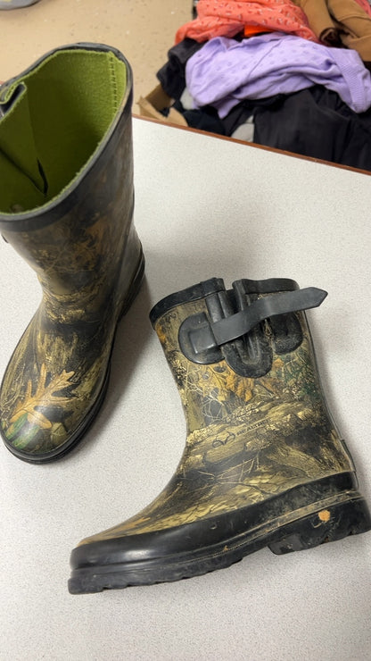 Realtree Rain Boots 13 youth