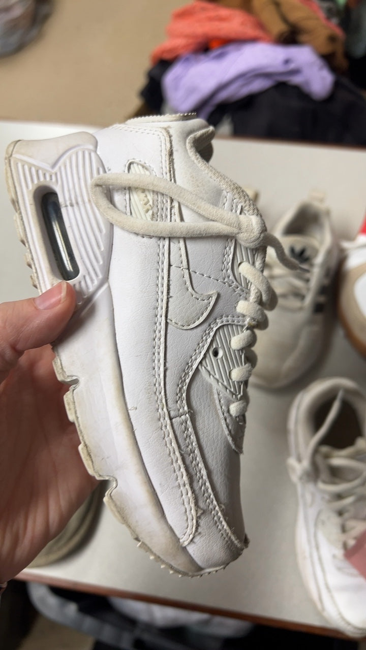 Nike Sneakers 11 youth