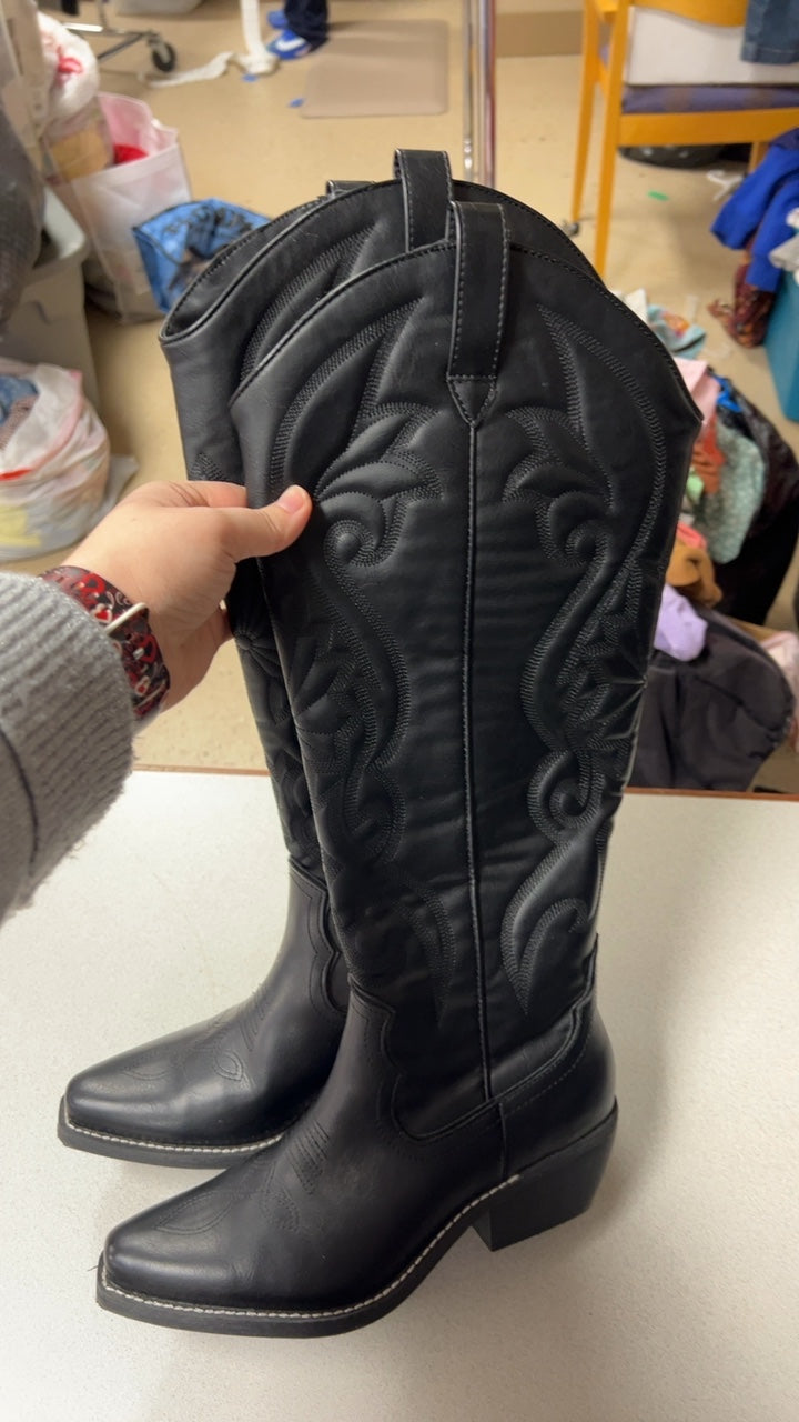 Black Boots 7.5