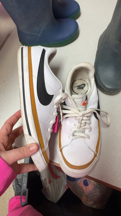 Nike Sneakers Youth 6