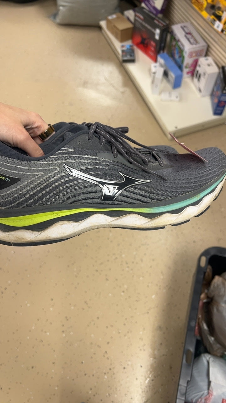 Mizuno Sneakers Men’s 10.5