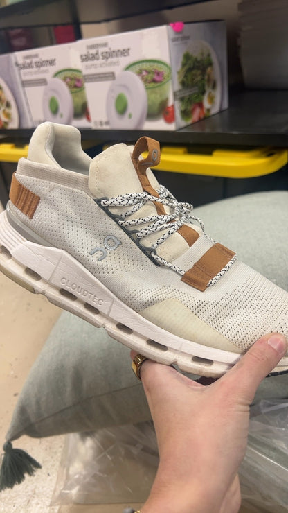 On Cloud Sneakers 10