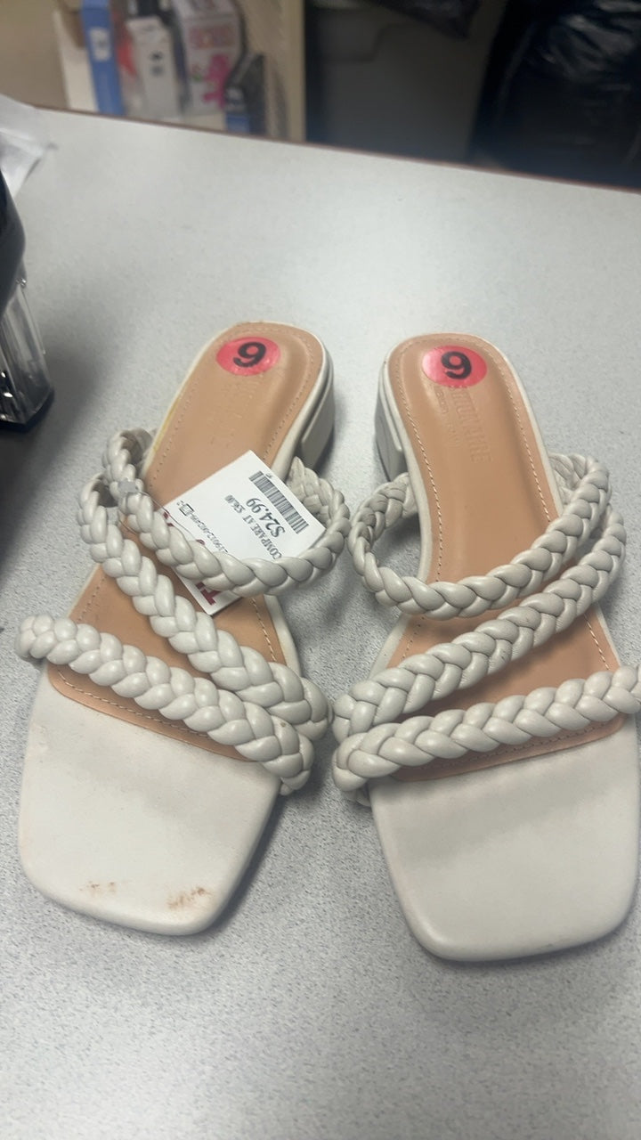 NWT Sandals 6