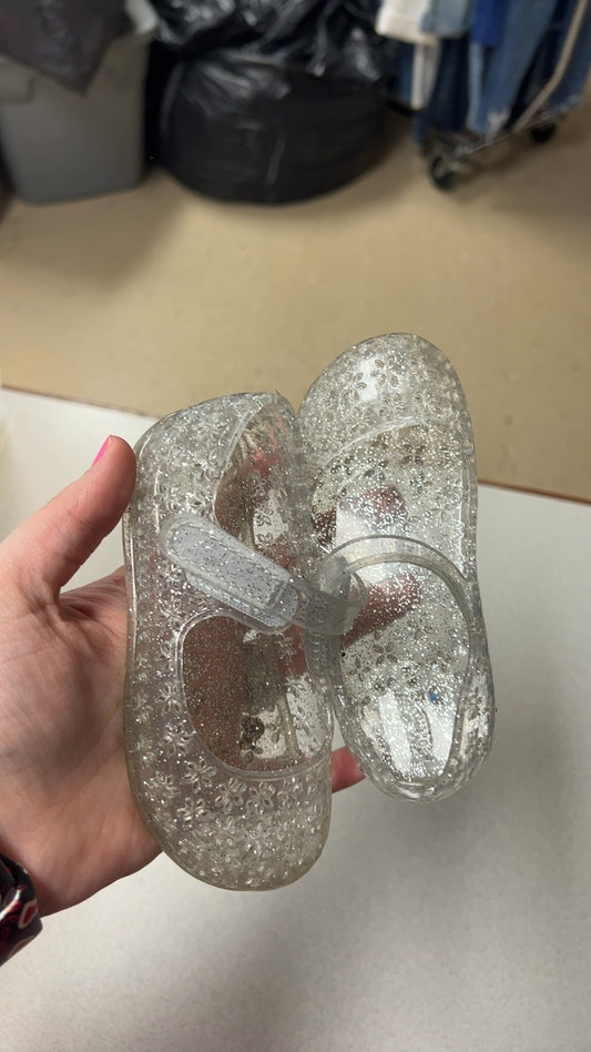 Sandals Youth 6