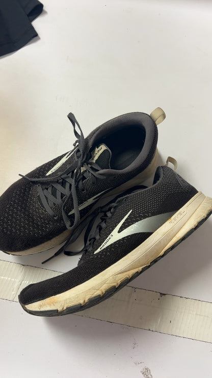 Brooks Sneakers 9