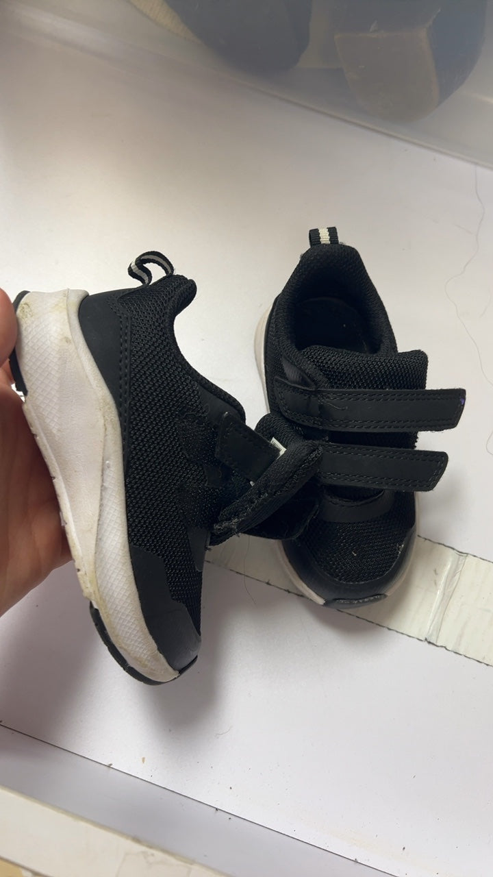 Sneakers Youth 6