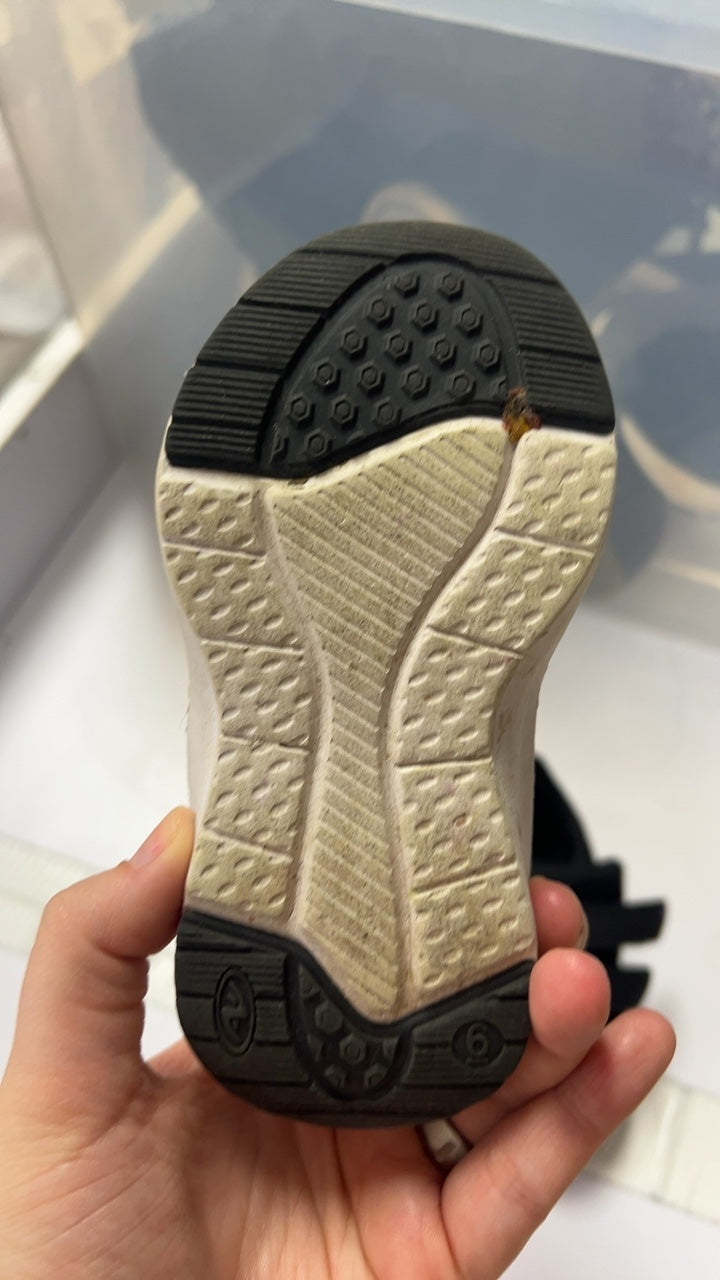 Sneakers Youth 6
