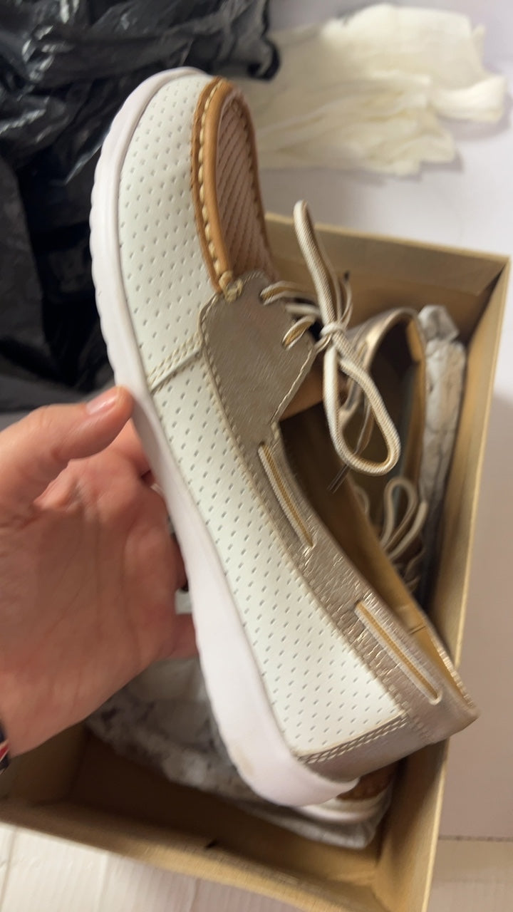 Clarks Sneakers 8.5