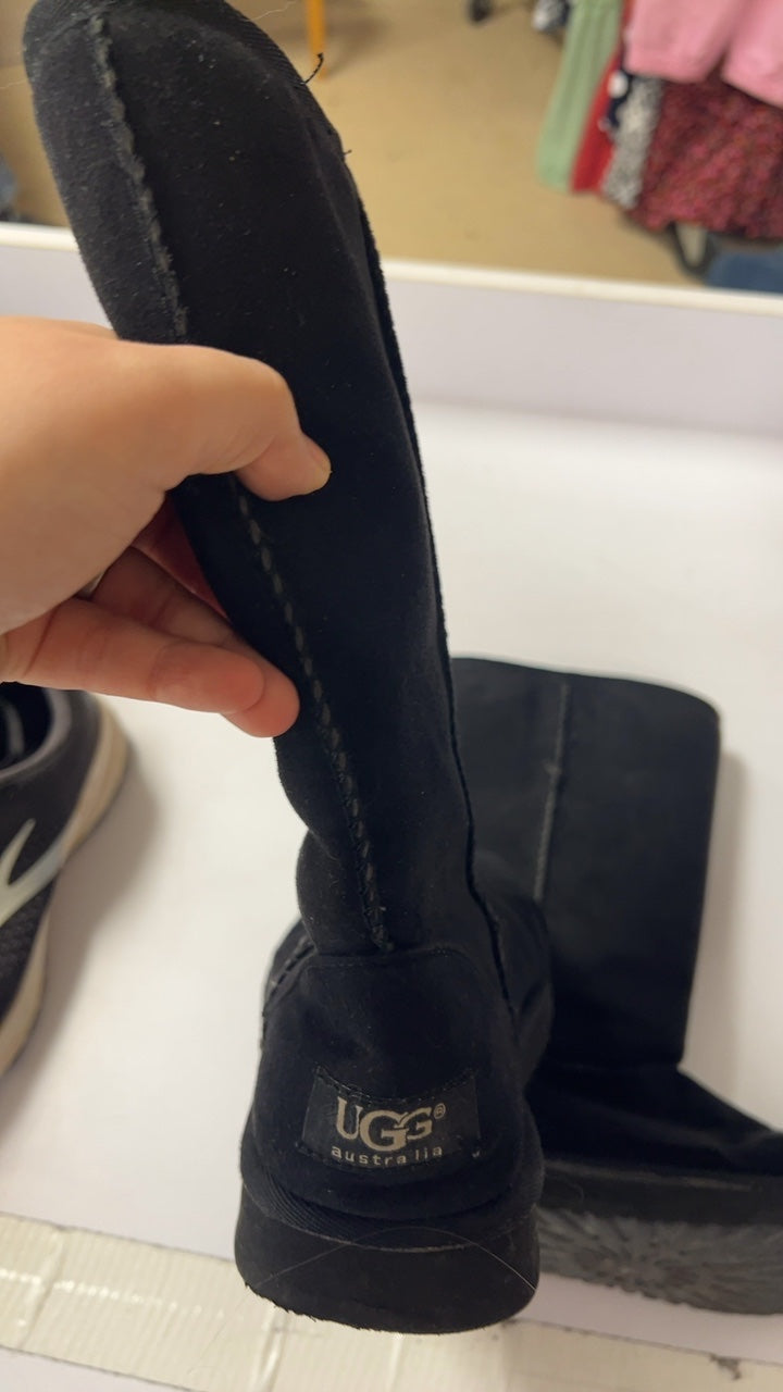 UGG Boots 8 UNAUTHENTIC 