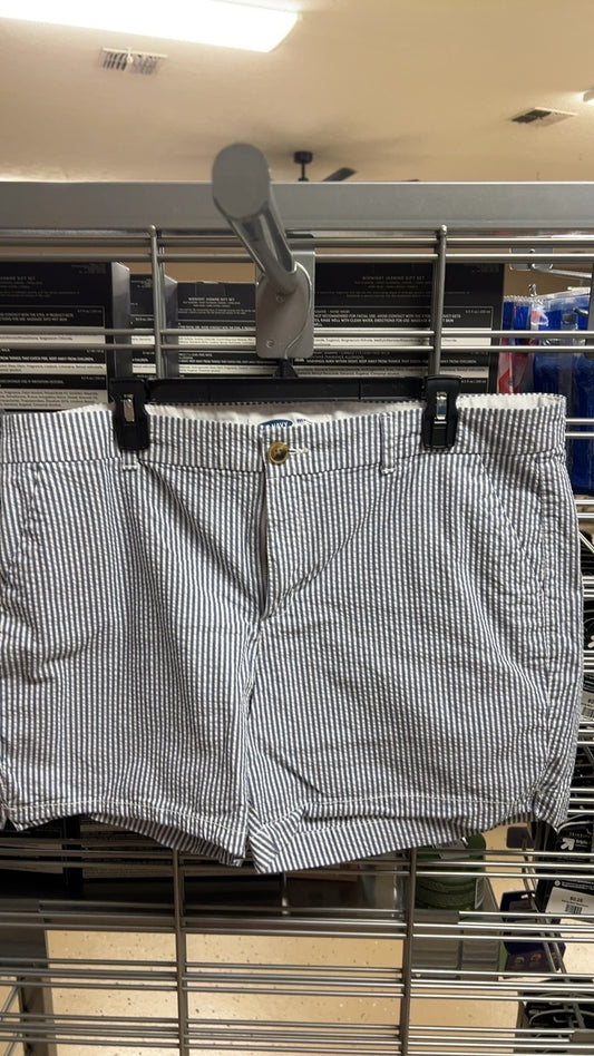 Shorts 16