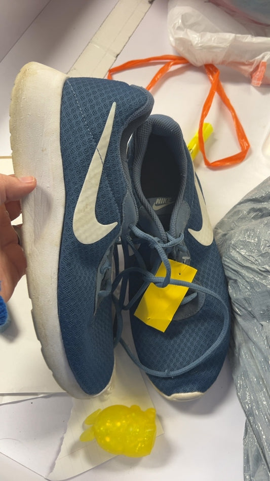 Nike Sneakers 9.5