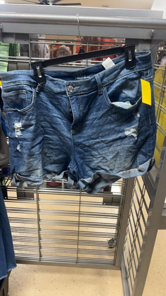 Shorts 16
