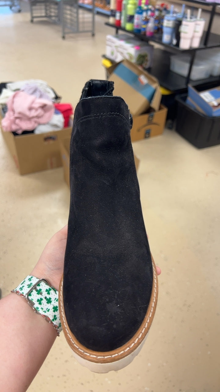 Boots 9.5