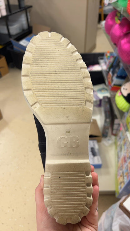 Boots 9.5