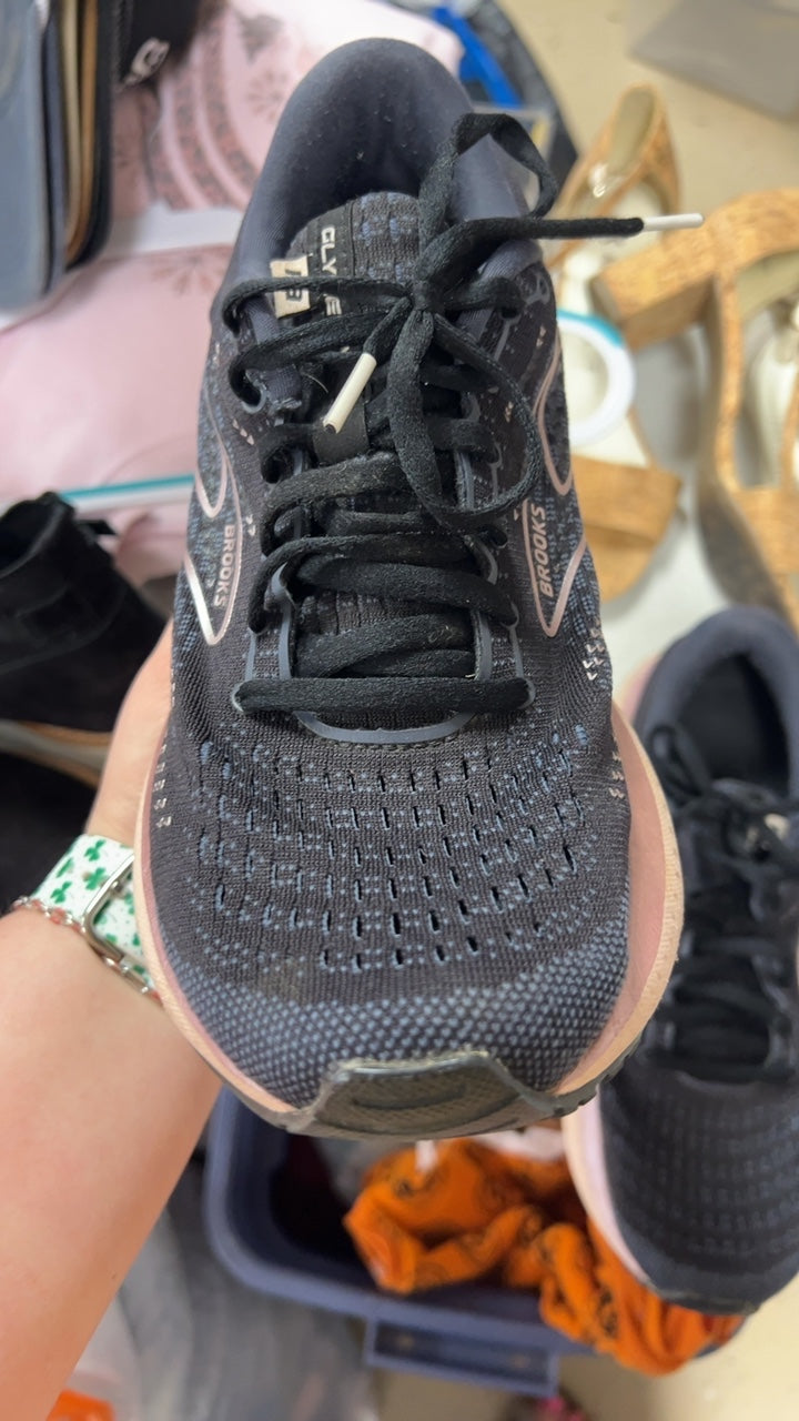 Brooks Sneakers 9.5