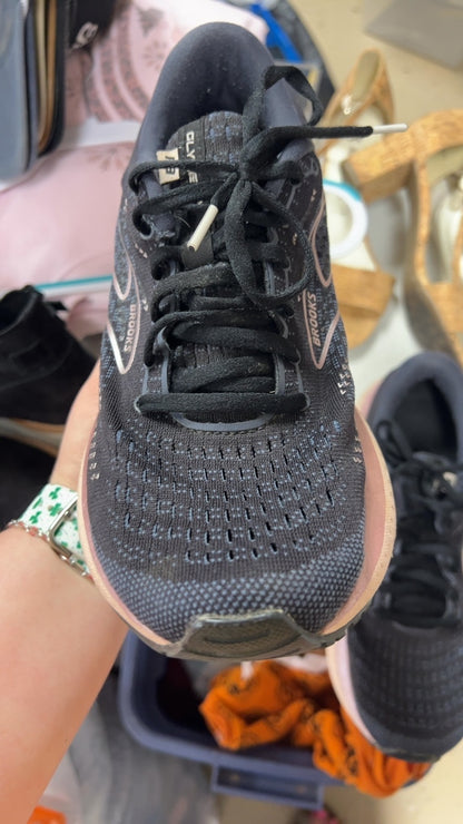 Brooks Sneakers 9.5