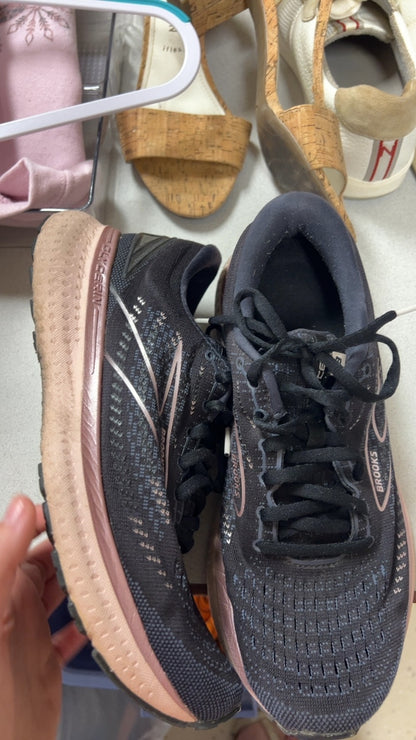 Brooks Sneakers 9.5