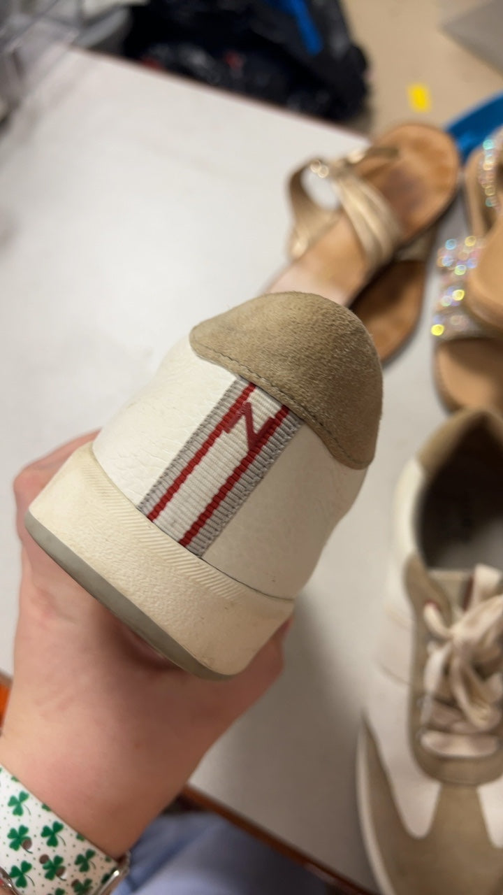 Sneakers 9