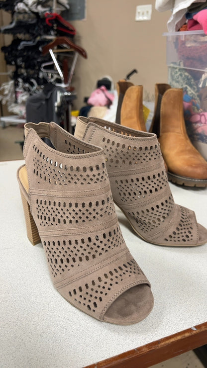 Lauren C Boots 9.5