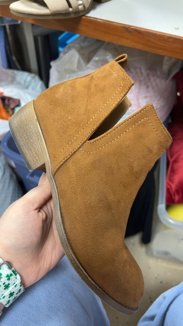 Boots 9
