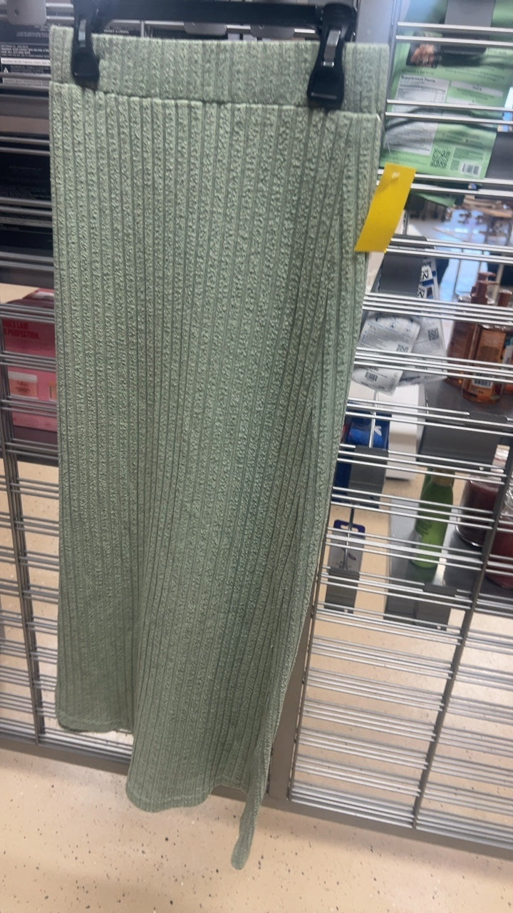 Green skirt Medium