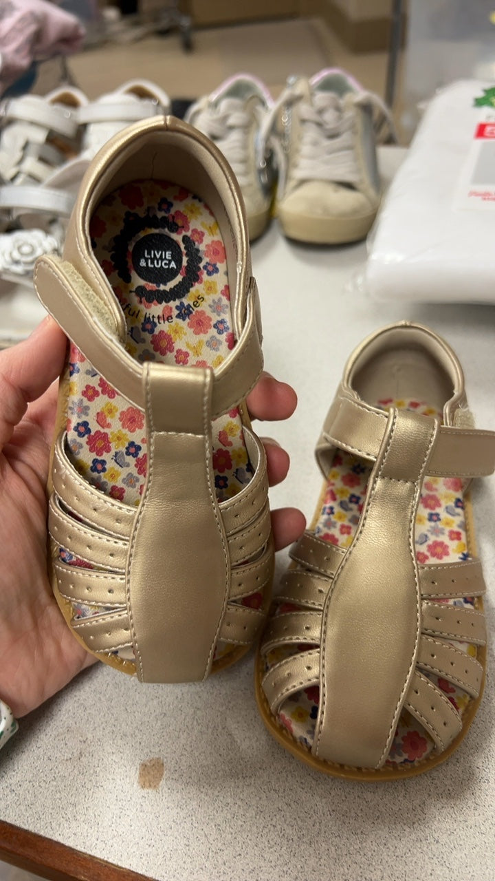LIVIE & LUCA Sandals Youth 7