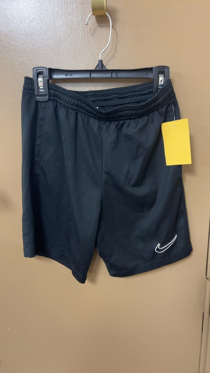 Nike Shorts YOUTH Medium