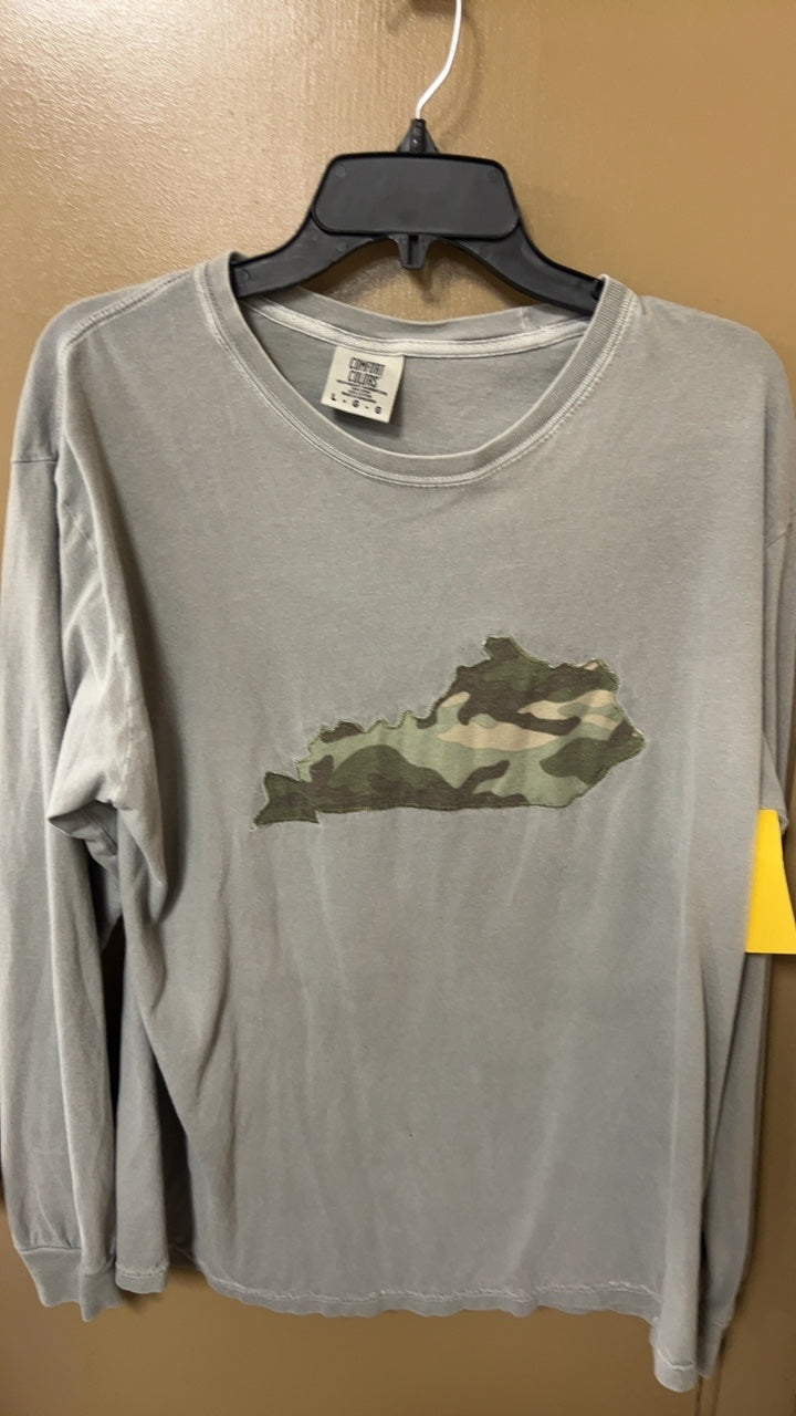 Sweater Large tiny hole