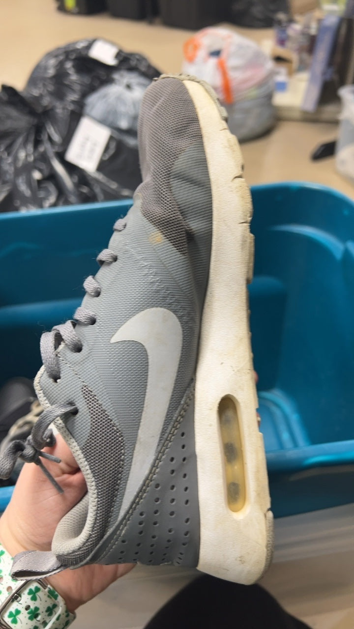 Nike Sneakers Youth 6