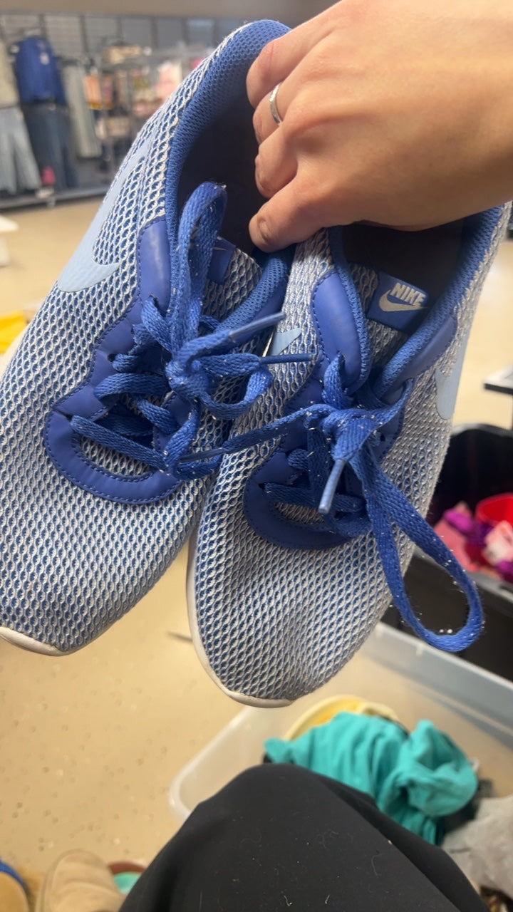 Nike Sneakers 10/11.5
