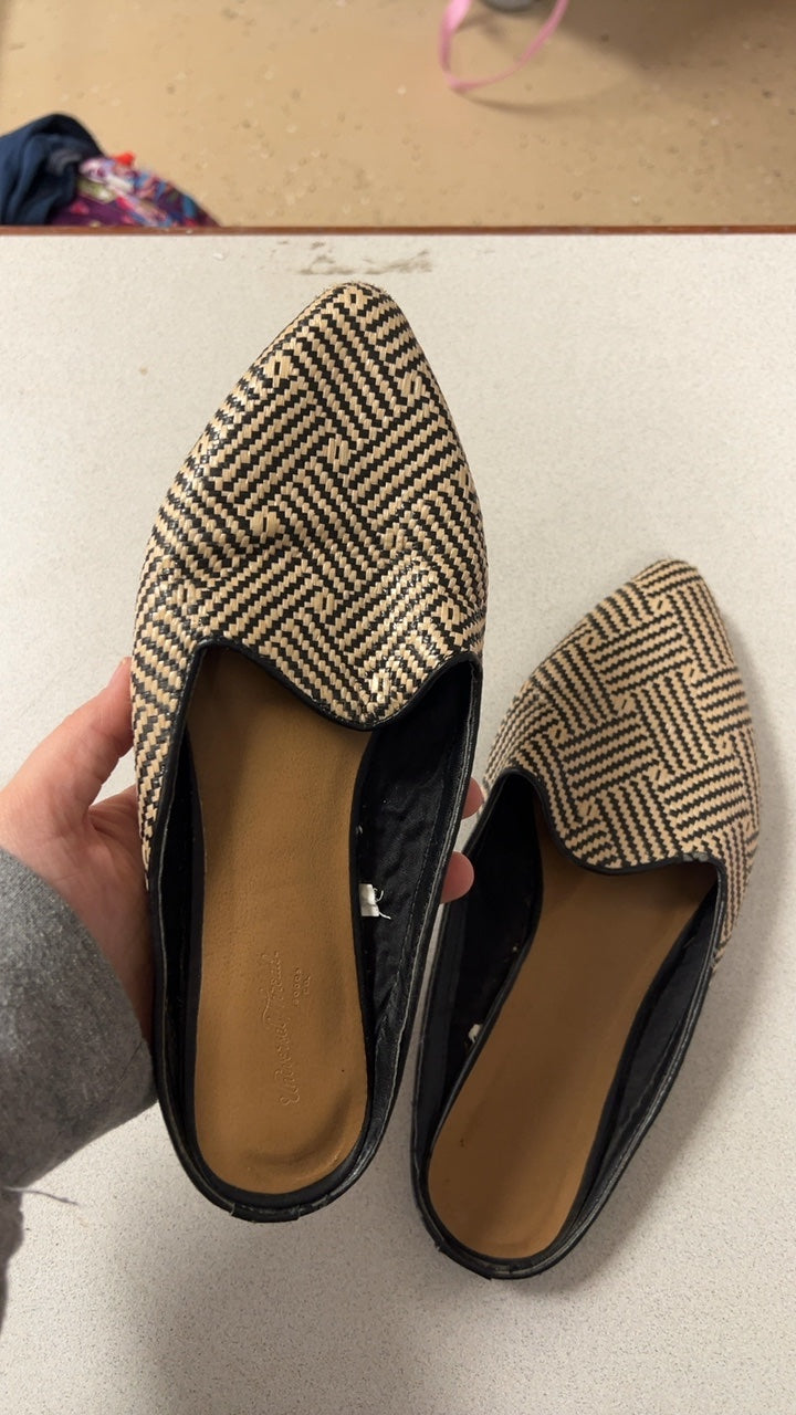 Universal Thread Loafers 8