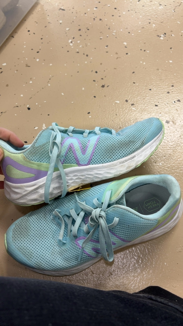 New Balance Sneakers Youth 4.5