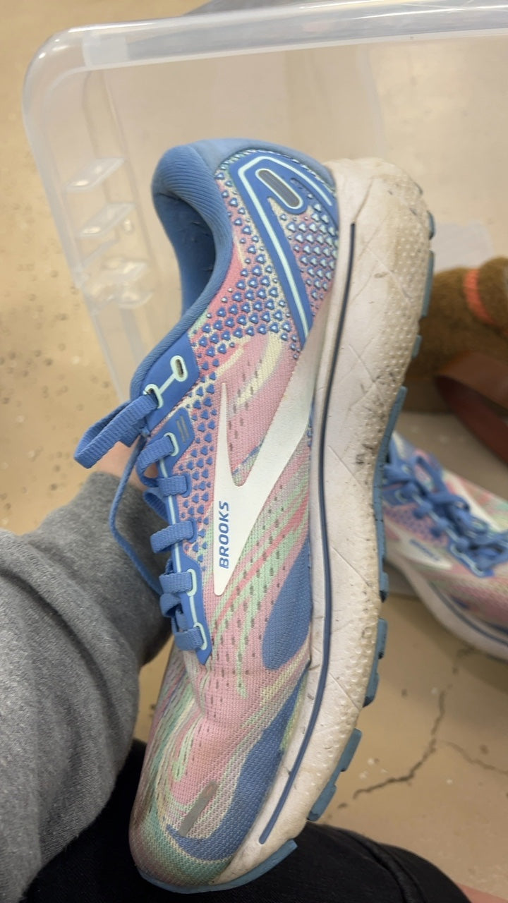 Brooks Sneakers 9.5