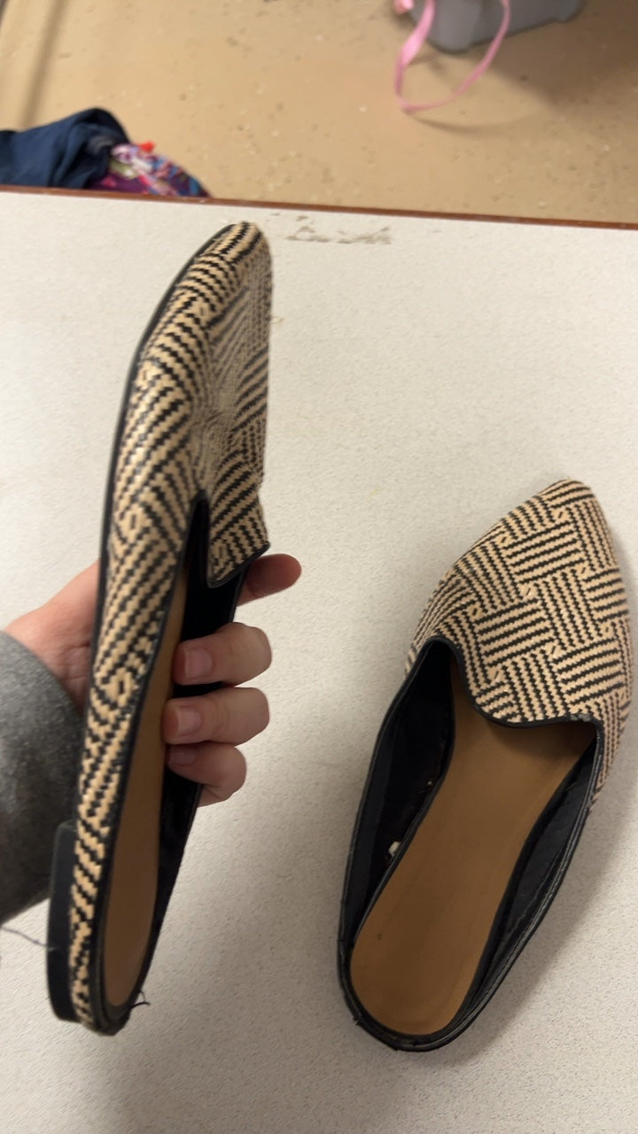 Universal Thread Loafers 8