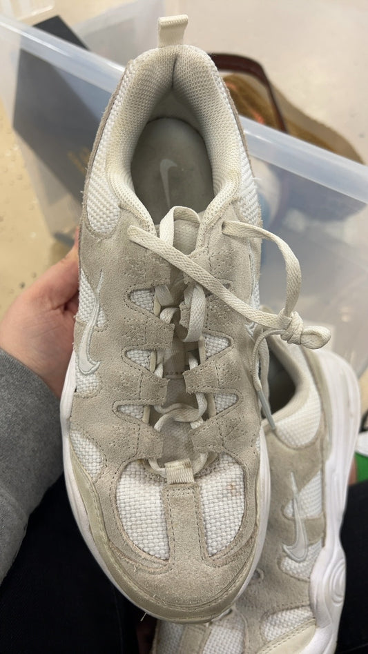 Nike Sneakers Mens 7.5 women’s 9