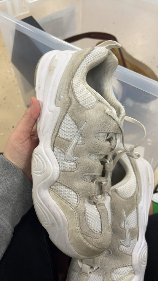 Nike Sneakers Mens 7.5 women’s 9