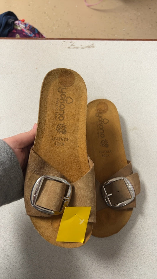 Yok Slippers 8