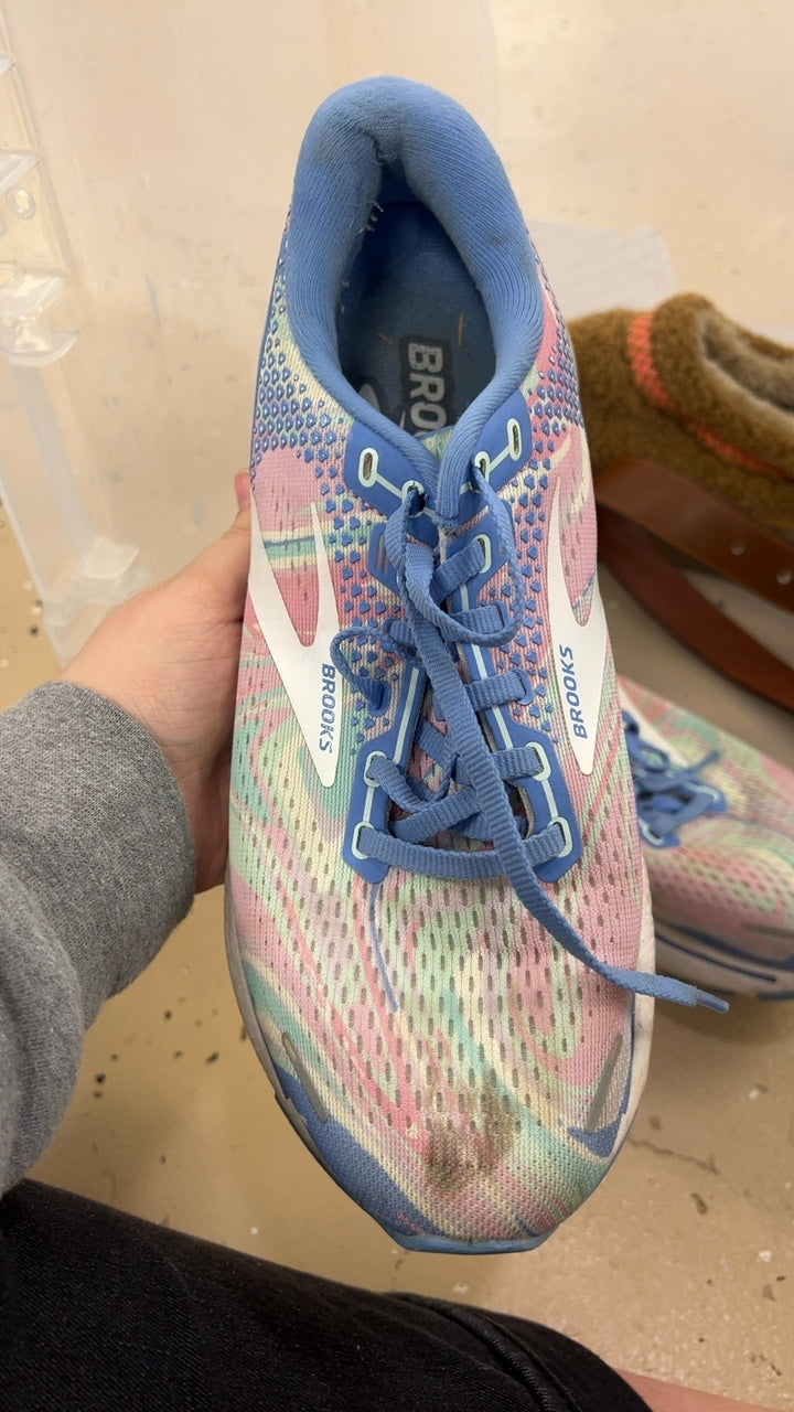 Brooks Sneakers 9.5