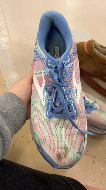 Brooks Sneakers 9.5