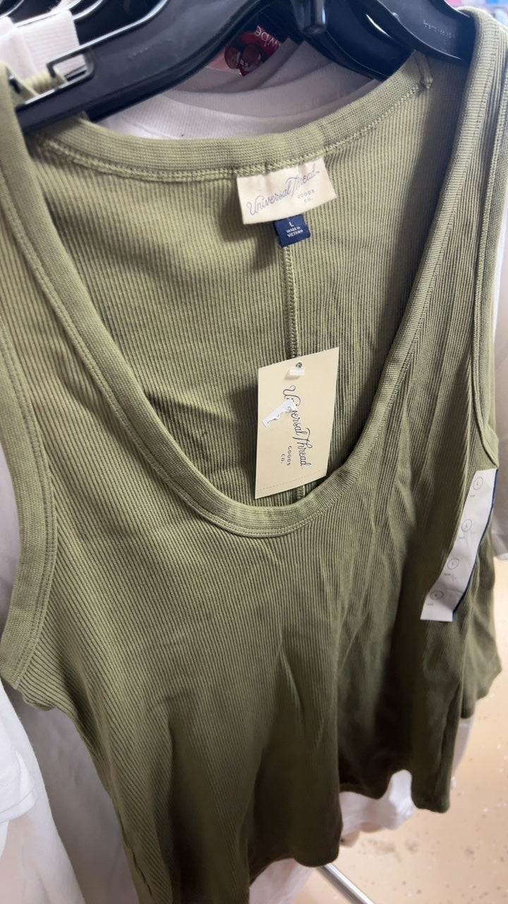 Universal Thread Tank top Large