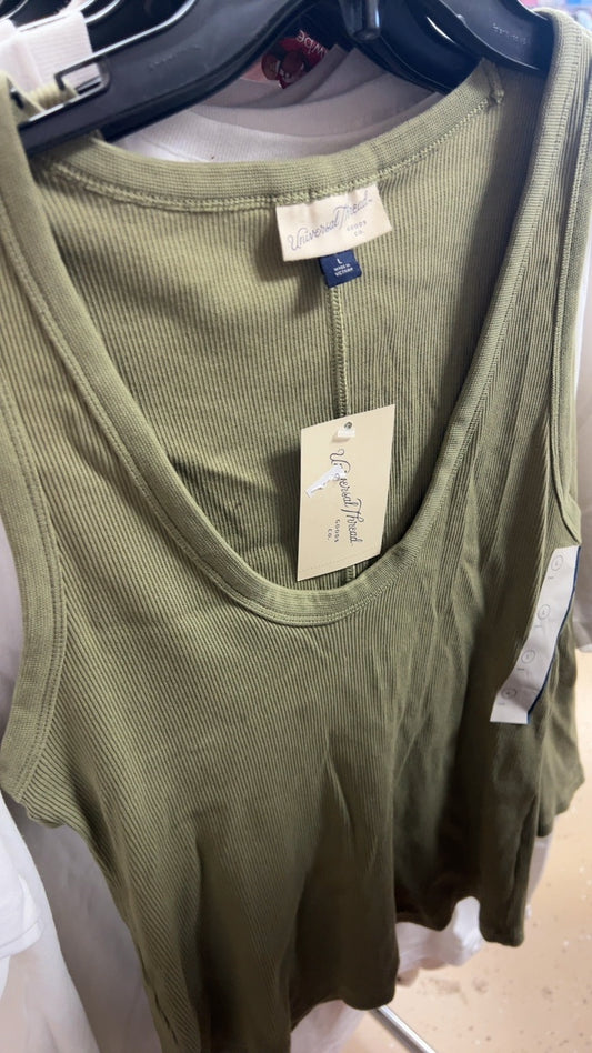 Universal Thread Tank top Large