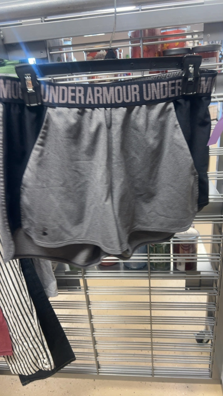 Under Armour Shorts Medium