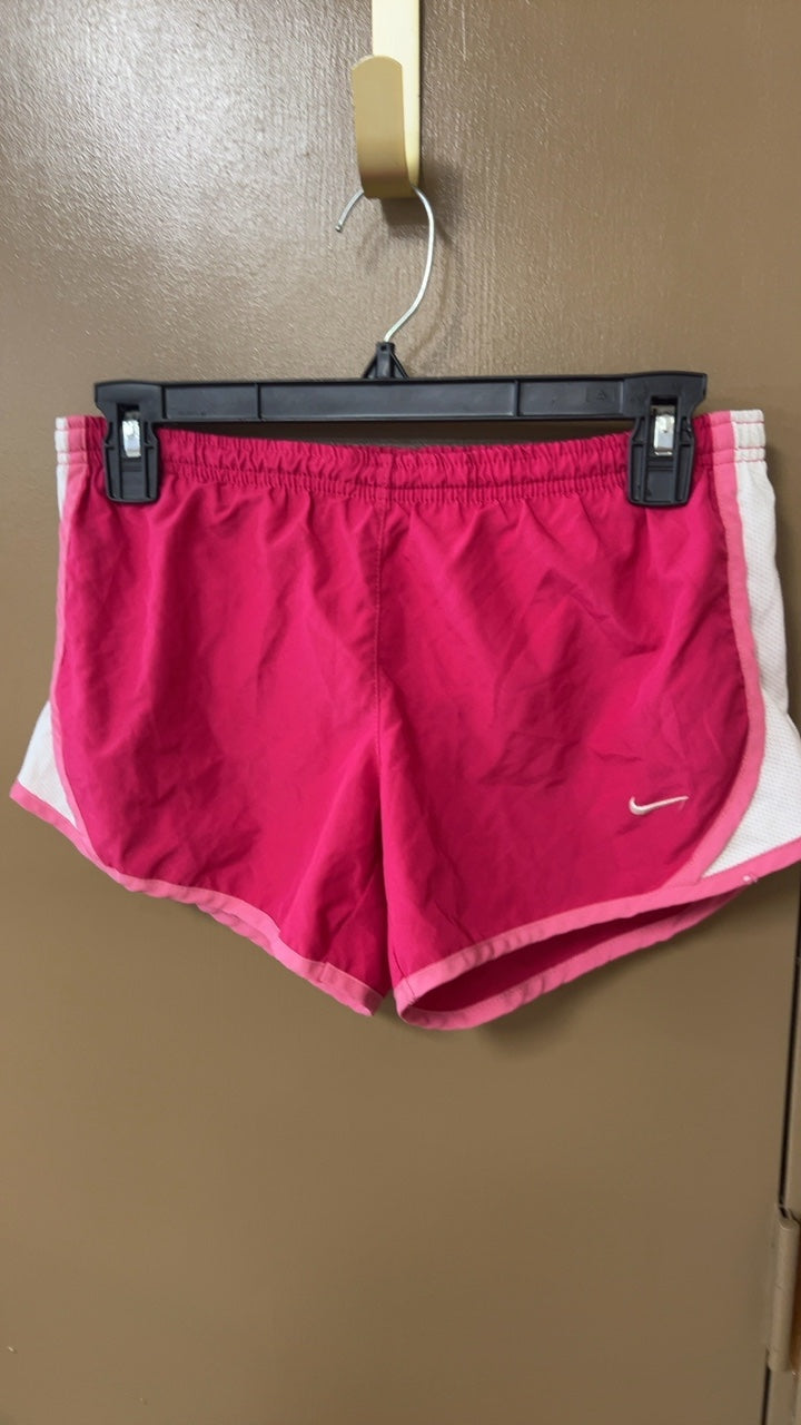 Nike Shorts YOUTH Medium