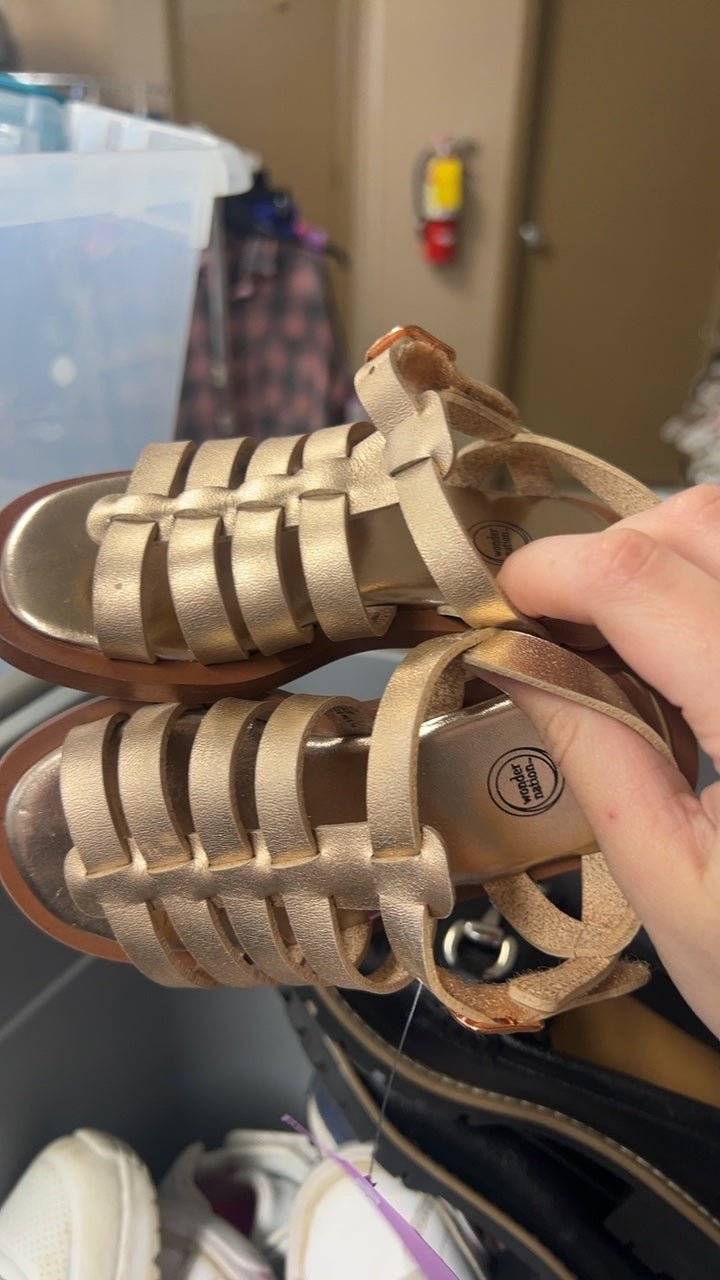 Sandals Youth 7