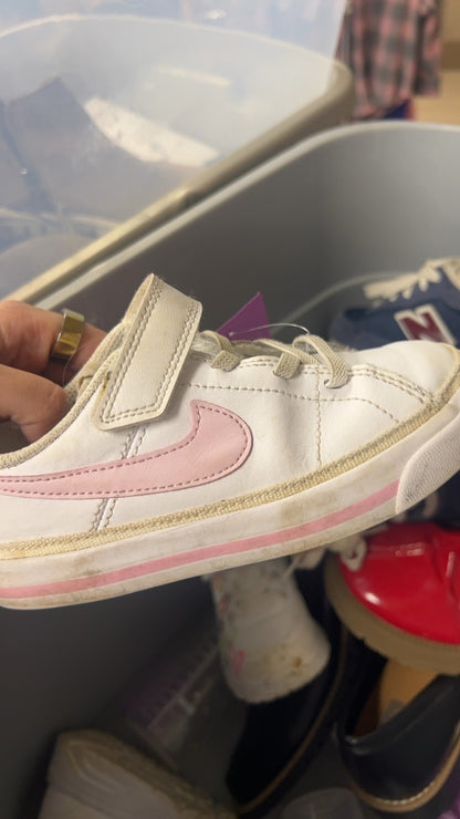 Nike Sneakers Youth 10
