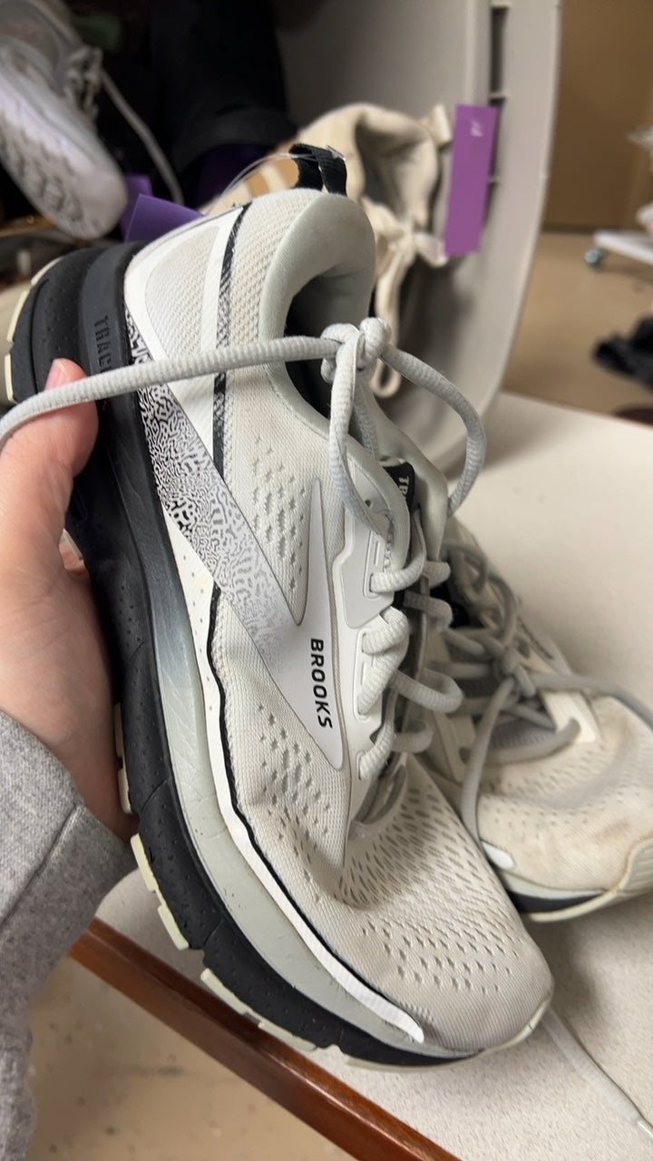 BROOKS Sneakers 8