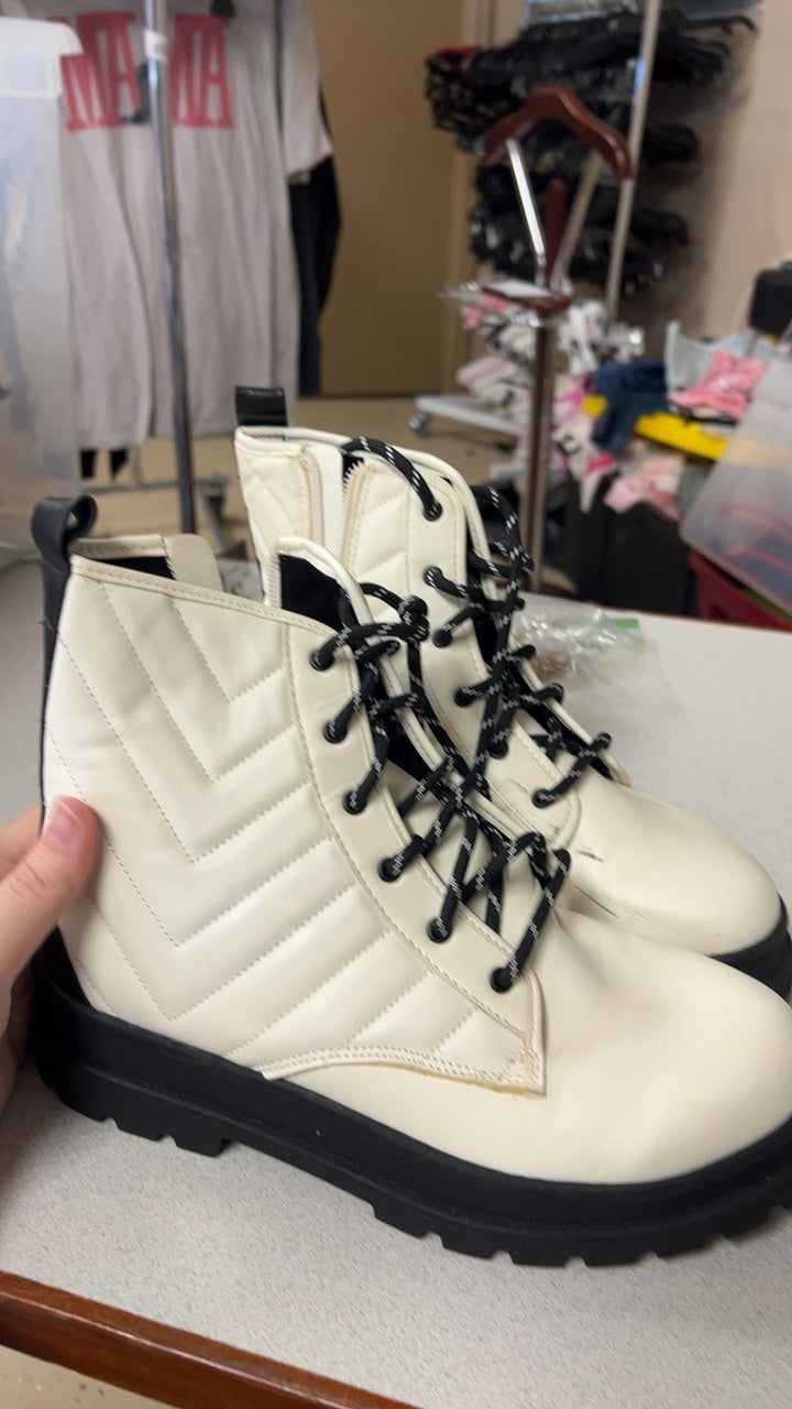 White boots Youth 5